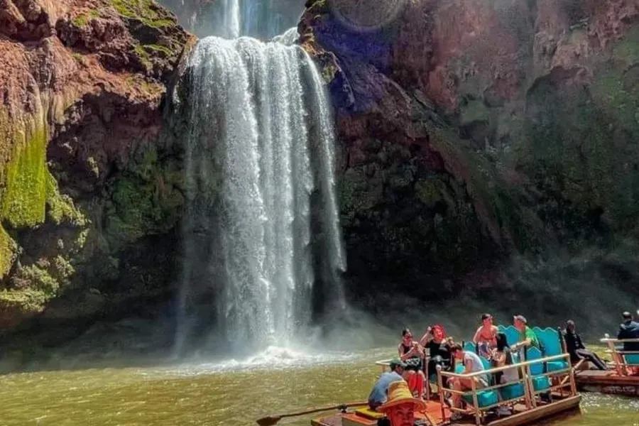 Small boat ride on the river at the foot of the Ouzoud waterfalls, day 4 of the Ouzoud Waterfalls Day Trip from Marrakech