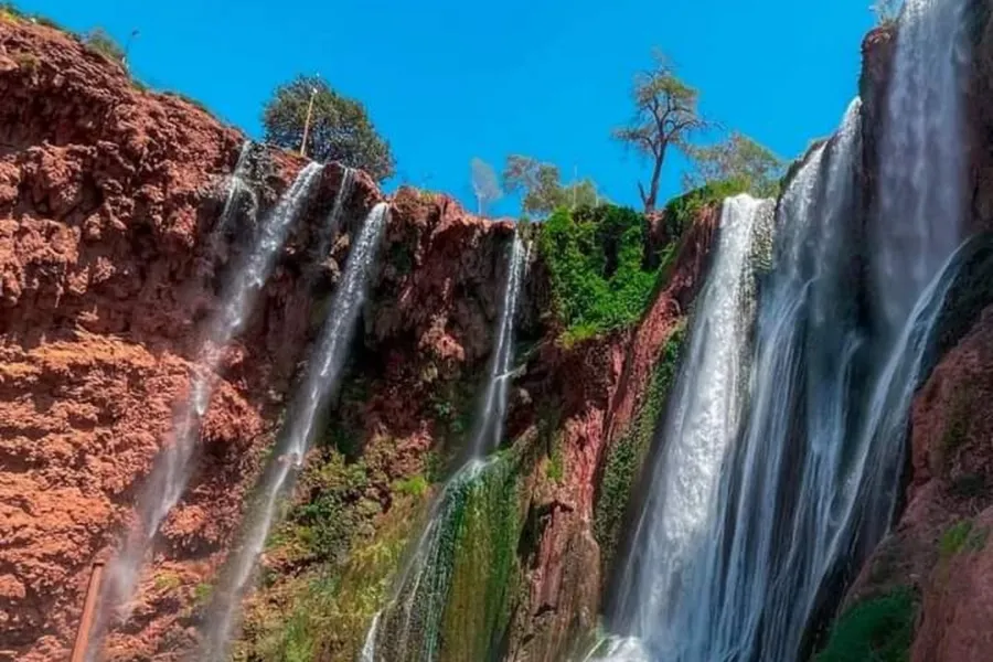 Visitors at a viewpoint facing the Ouzoud waterfalls, day 2 of the Ouzoud Waterfalls Day Trip from Marrakech